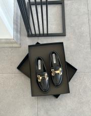 dragov oval burun ön gold aksesuar detay kadın loafer siyah deri