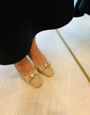 diego küt burun ön taş aksesuar detay arkası açık kadın topuklu ayakkabı gold sim