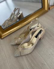 vasev sivri burun taşlı arkası açık kalın topuklu ayakkabı gold