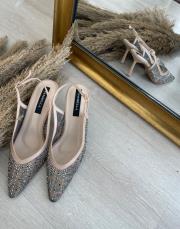 onnov sivri burun ön taş detay arkası açık kadın topuklu ayakkabı bej