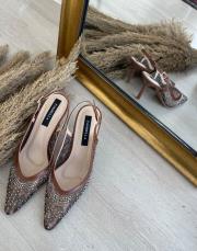 onnov sivri burun ön taş detay arkası açık kadın topuklu ayakkabı taba