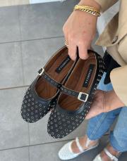 dersi oval burun taşlı kemer detay kadın babet siyah