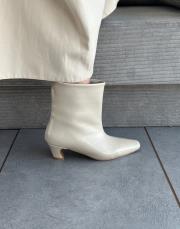 tatum küt burun kısa topuklu kadın botie bej kırışık